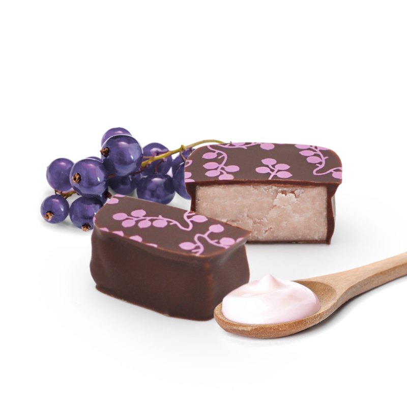 Pott au Chocolat Praline Joghurt Cassis angeschnitten Zutaten